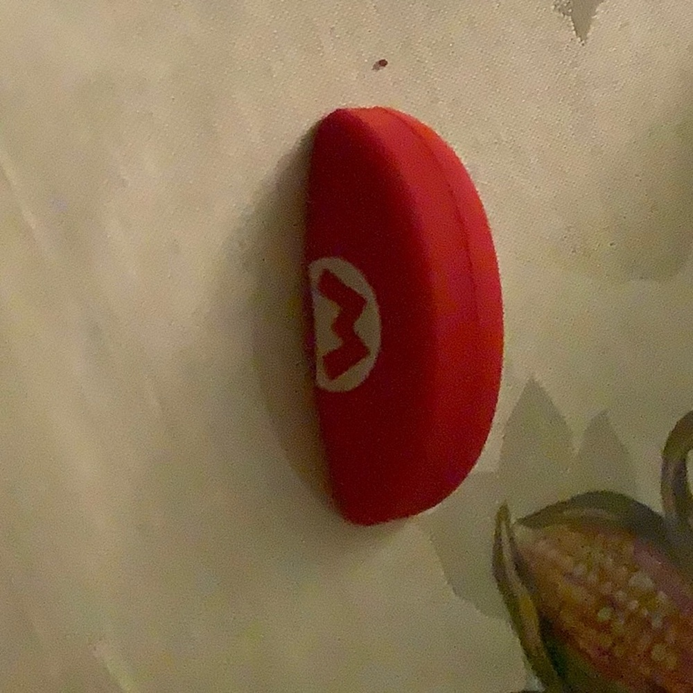 Mario AirPod Case - Picture 5 of 7